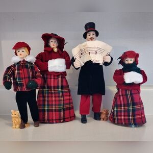 Vintage Christmas Holiday Carolers Singing Choir Set Of 4 Tartan Plaid Figurines